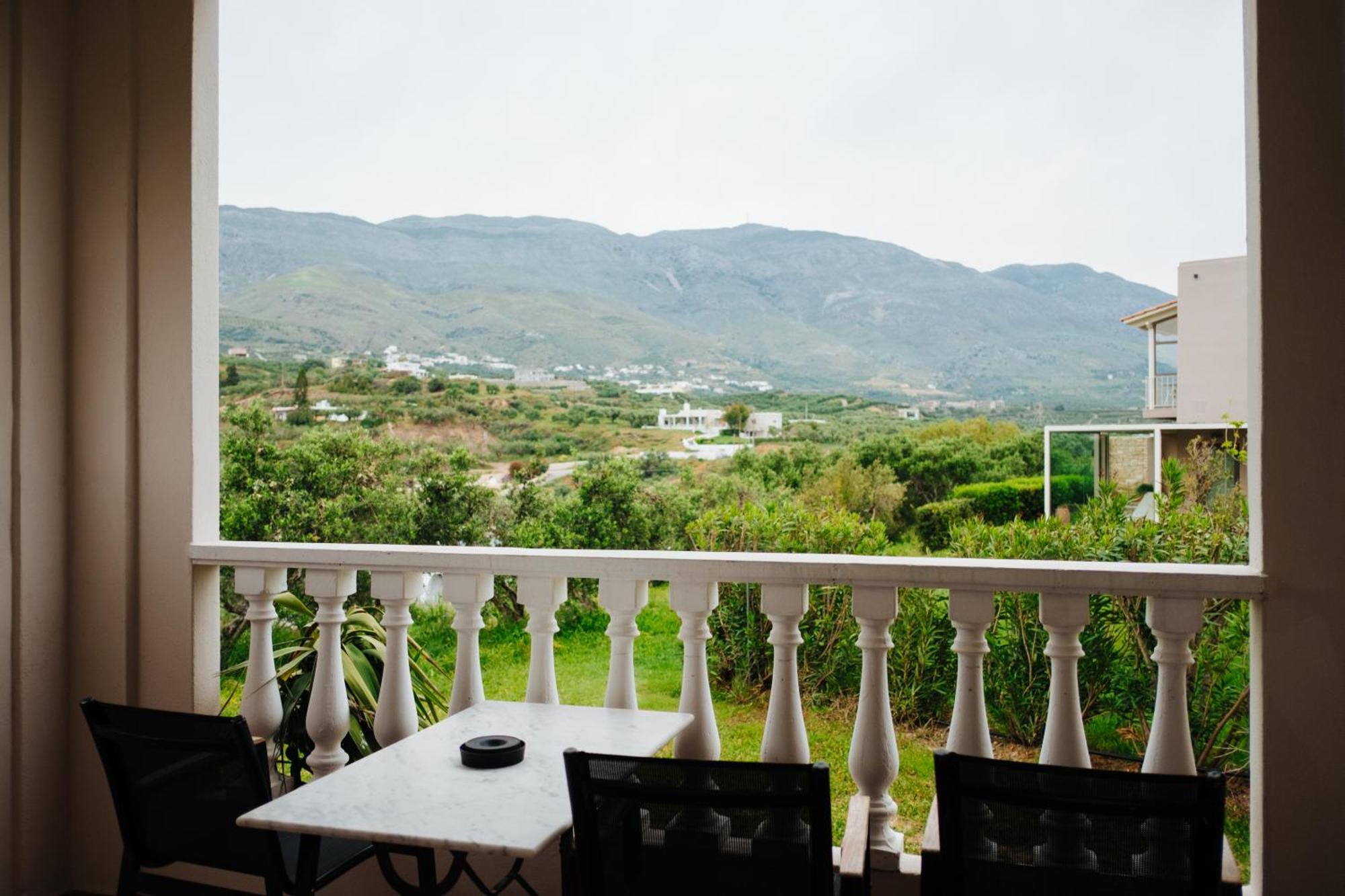 Finikas Apartments Плакиас Экстерьер фото
