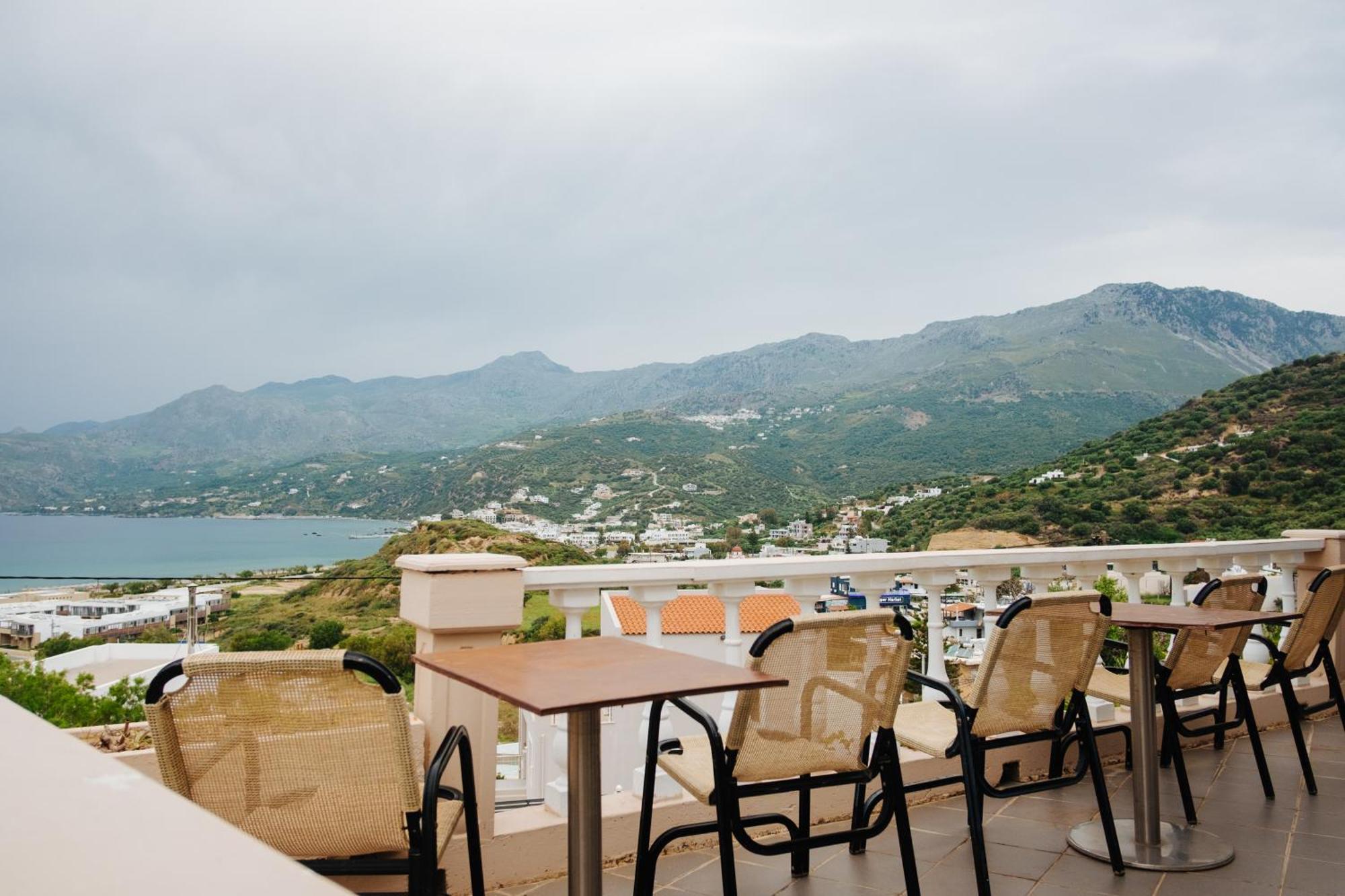 Finikas Apartments Плакиас Экстерьер фото
