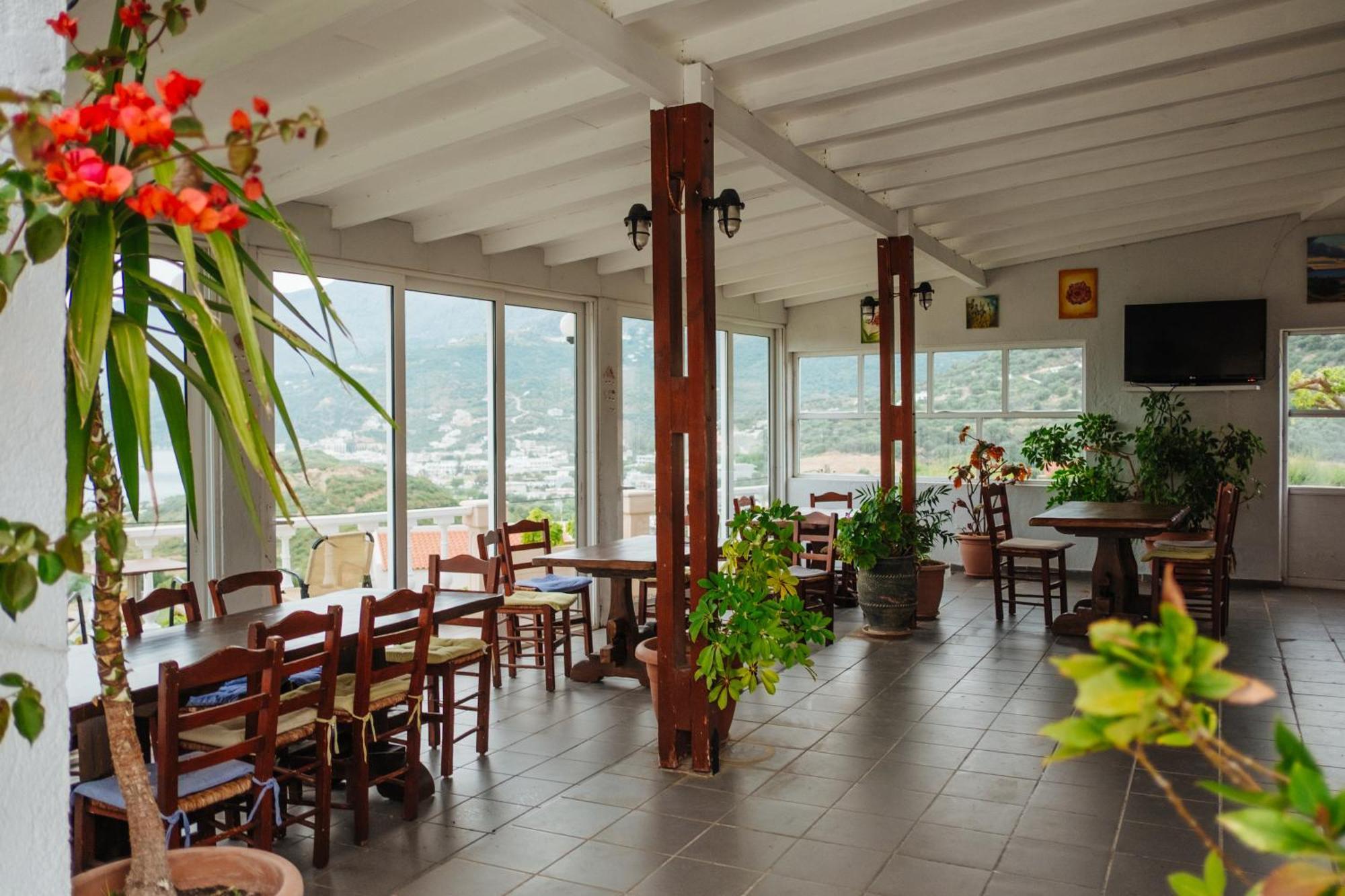 Finikas Apartments Плакиас Экстерьер фото