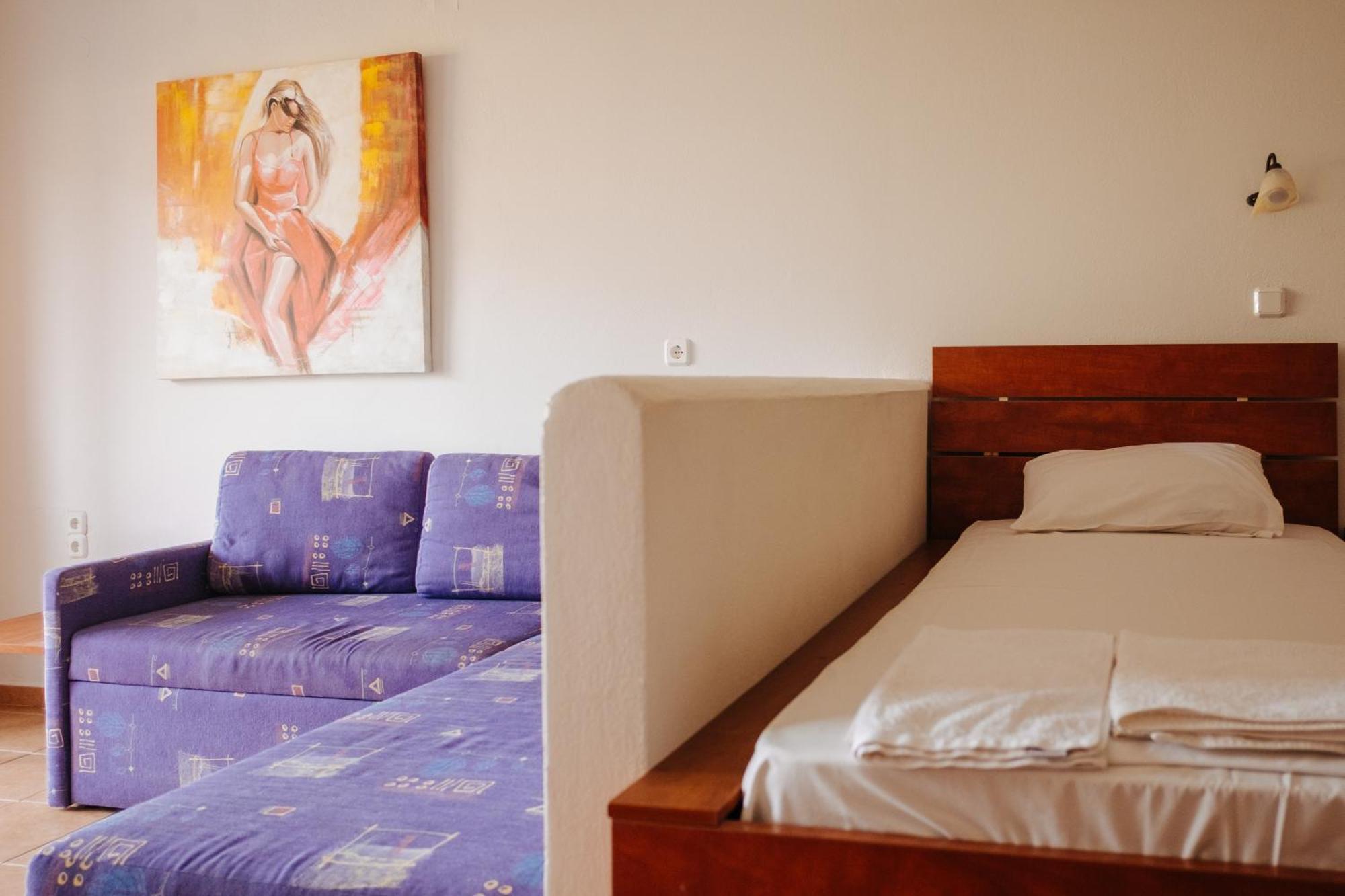 Finikas Apartments Плакиас Экстерьер фото