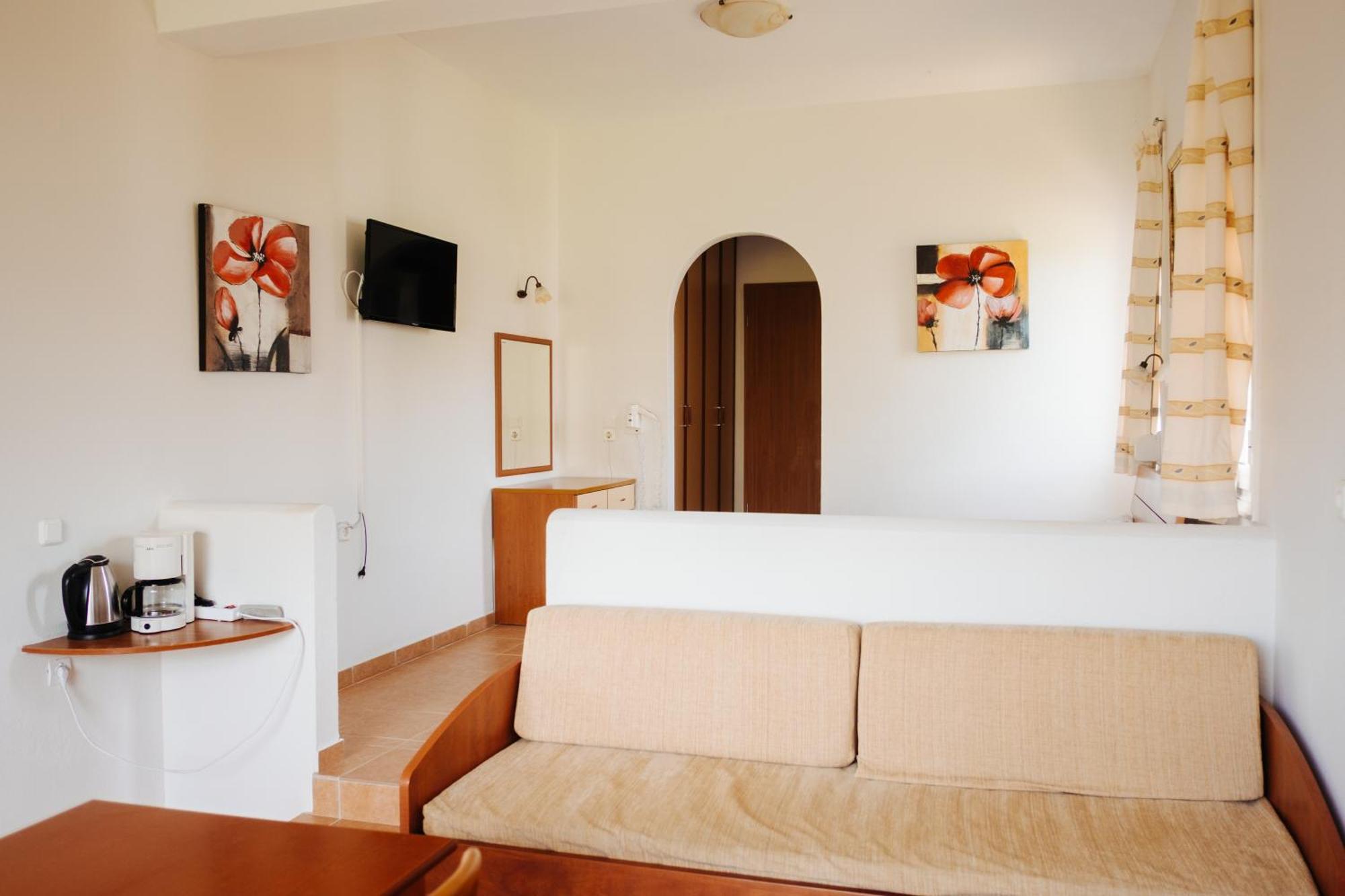 Finikas Apartments Плакиас Экстерьер фото